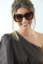 Load image into Gallery viewer, MAGGIE - Dark Tortoise