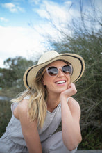 Load image into Gallery viewer, CLOVER - Milky Peach